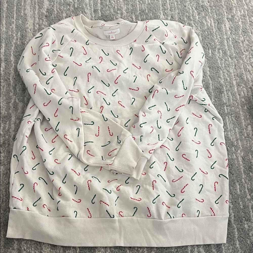 Colsie White Sweater with Red and Green Pattern